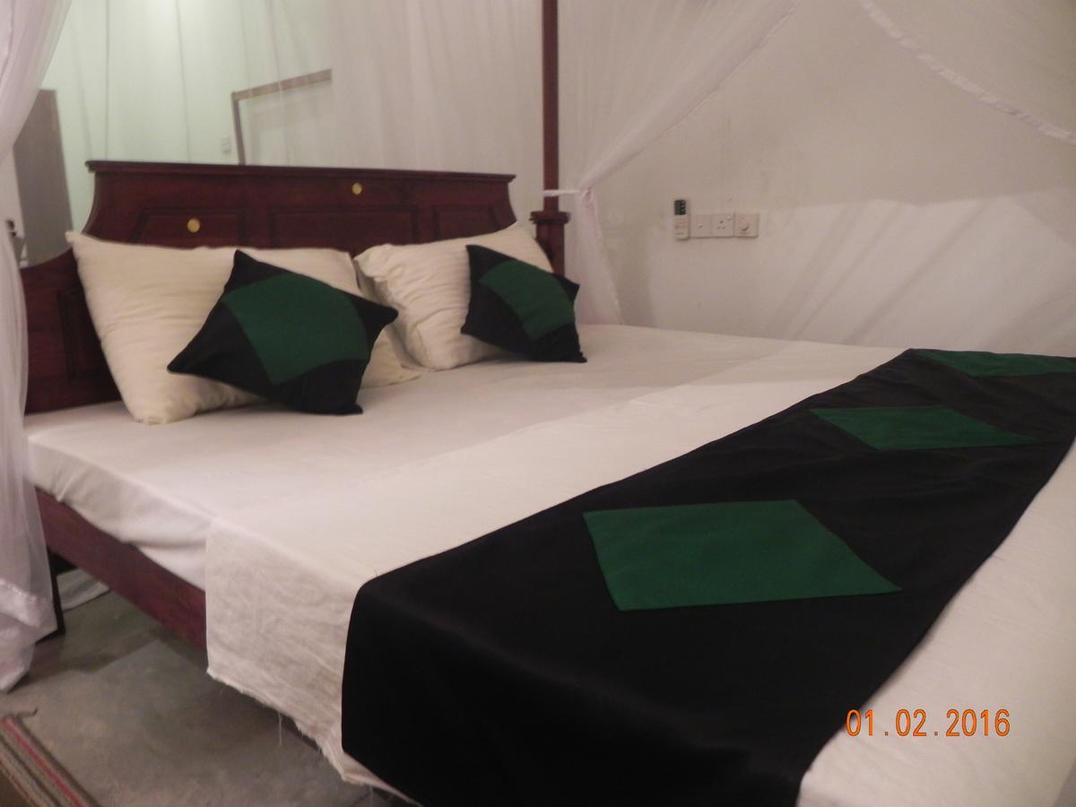 Rainbowswell Beach Resort Unawatuna Ngoại thất bức ảnh