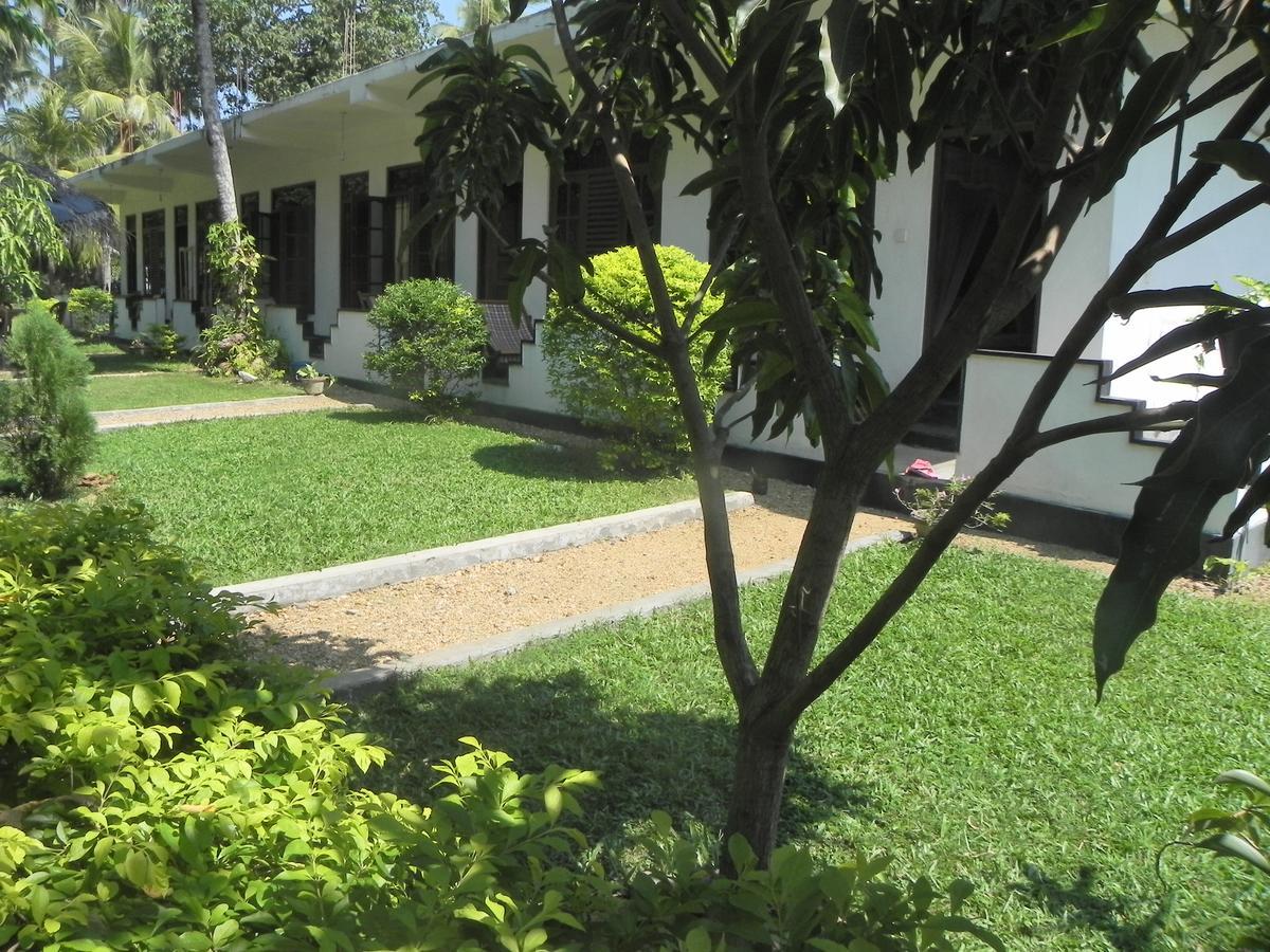 Rainbowswell Beach Resort Unawatuna Ngoại thất bức ảnh