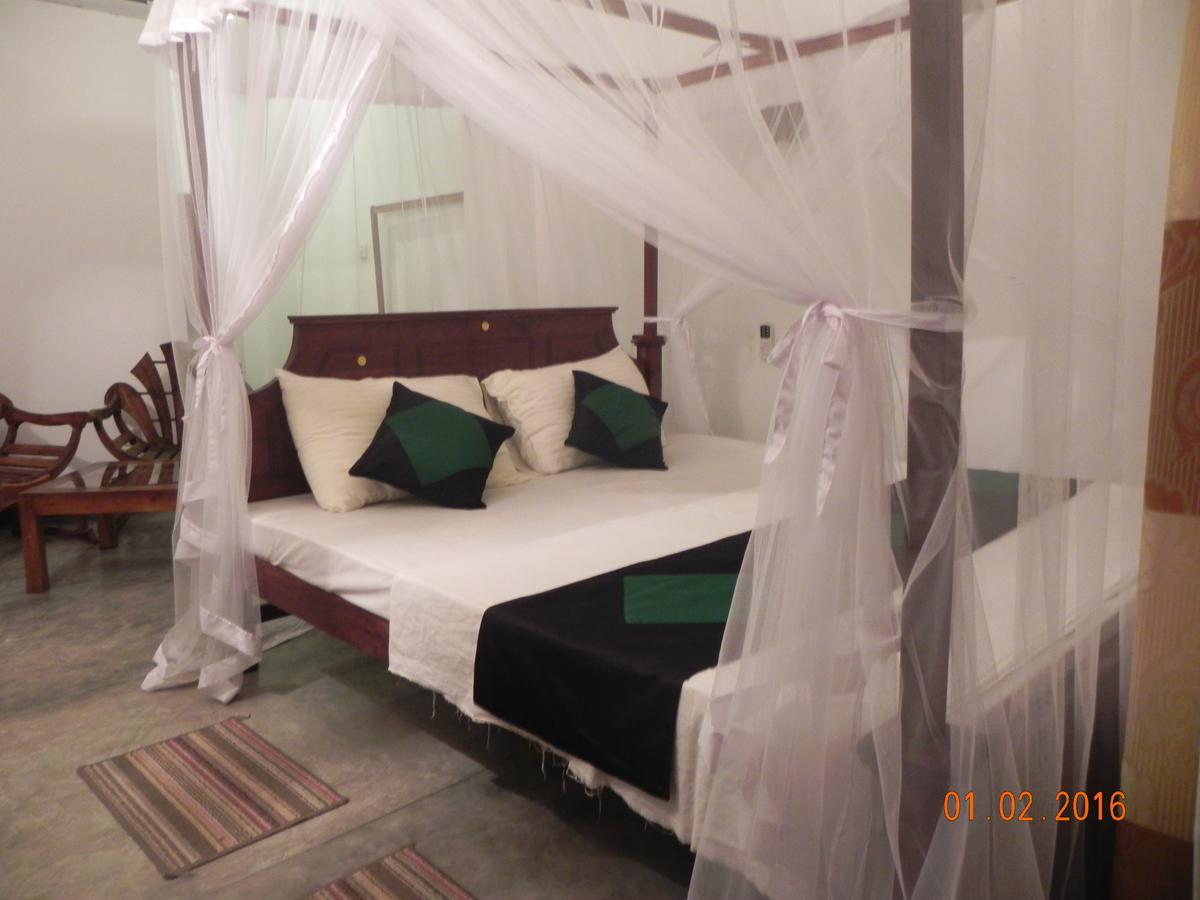 Rainbowswell Beach Resort Unawatuna Ngoại thất bức ảnh