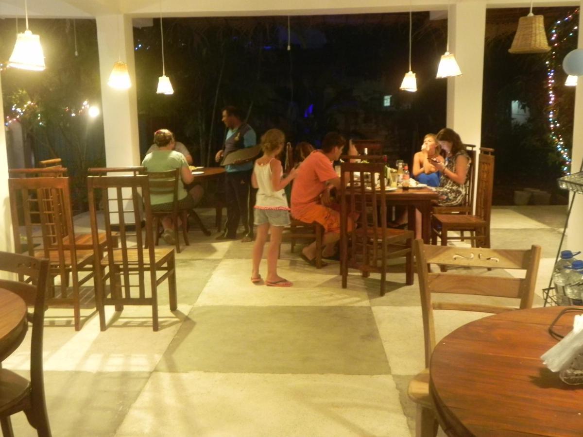 Rainbowswell Beach Resort Unawatuna Ngoại thất bức ảnh